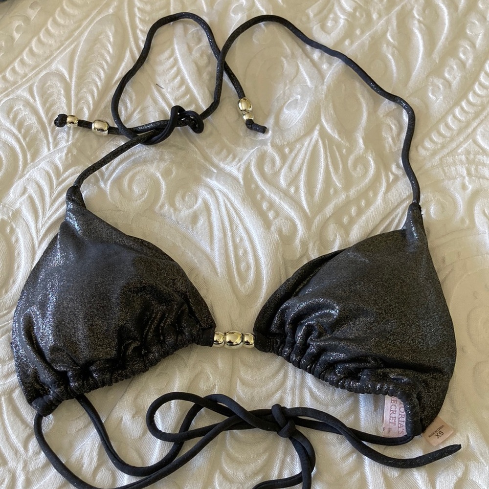 Victoria’s Secret bikini top